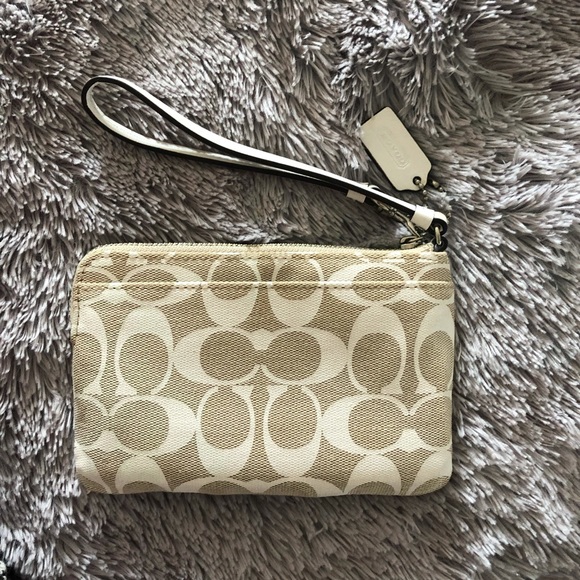 Coach Wristlet / Wallet - Picture 2 of 3